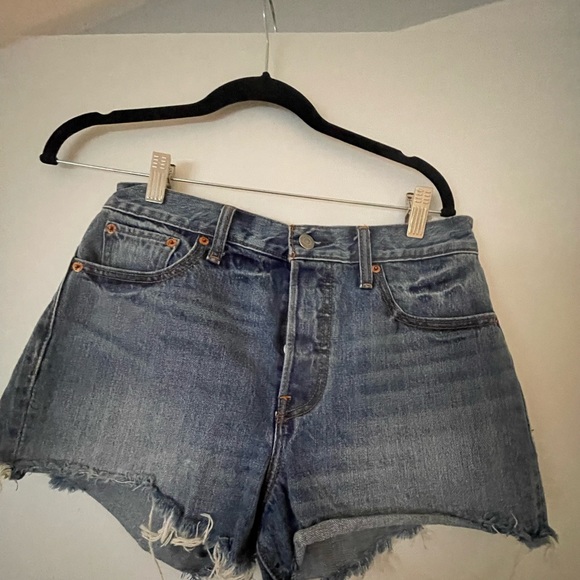Levi Shorts Size 29. - Picture 1 of 4